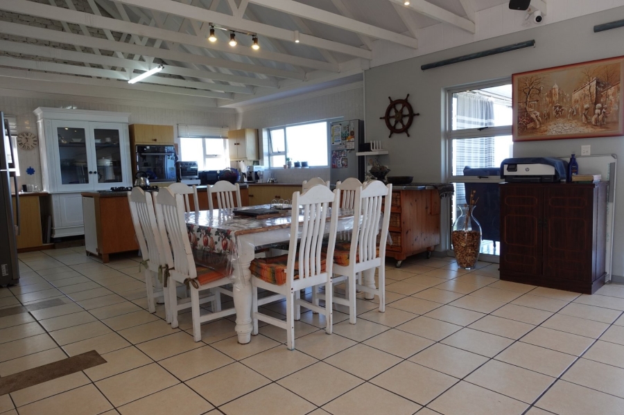 6 Bedroom Property for Sale in Outeniqua Strand Western Cape